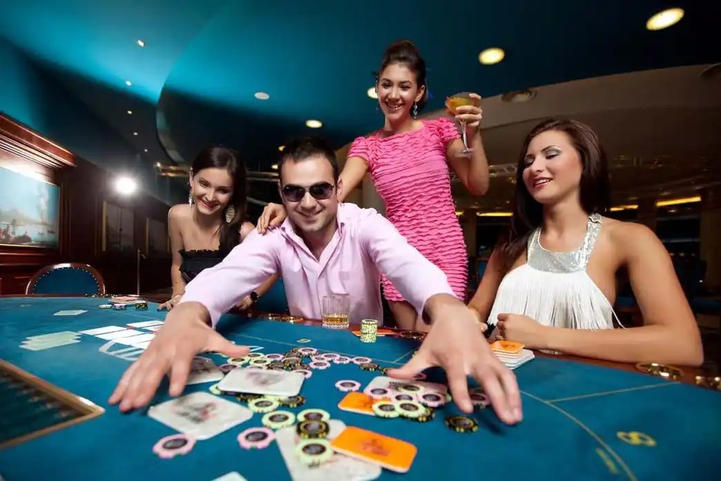 How to access and play slot games on B44 from a mobile device in Bangladesh